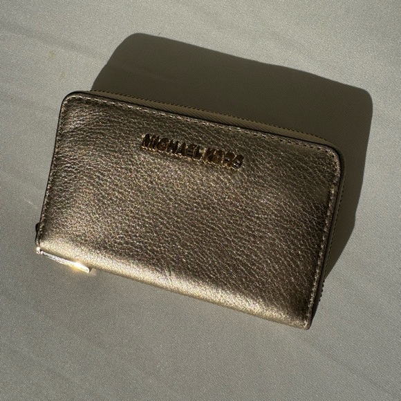 MICHAEL KORS - metallic gold zippered wallet - Picture 1 of 5